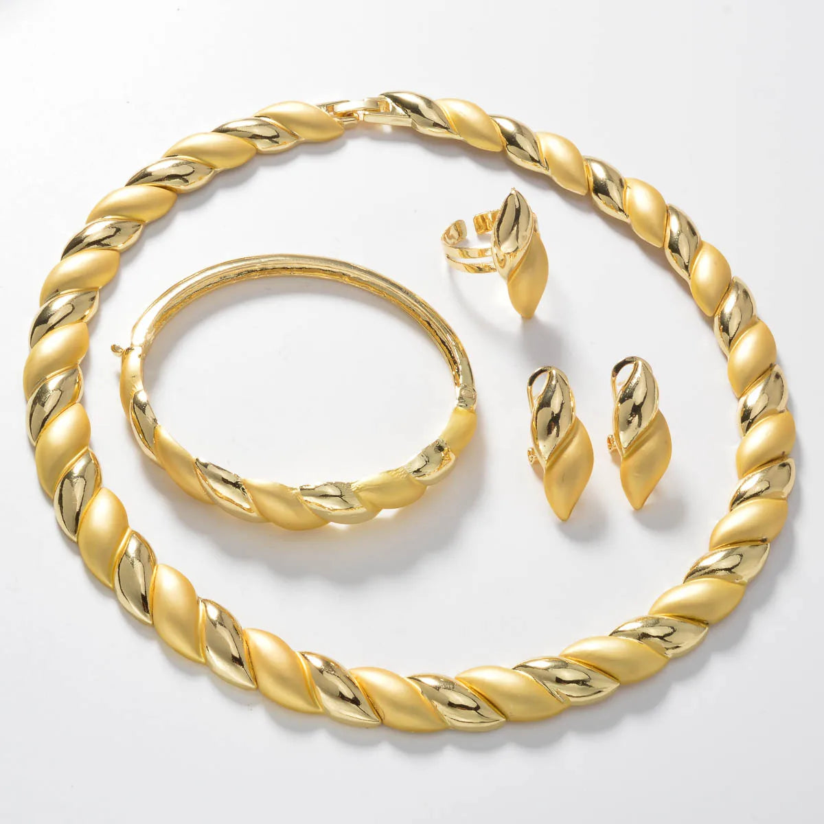 Elegant Jewelry Set Necklace Ring Earrings Bracelet For Women