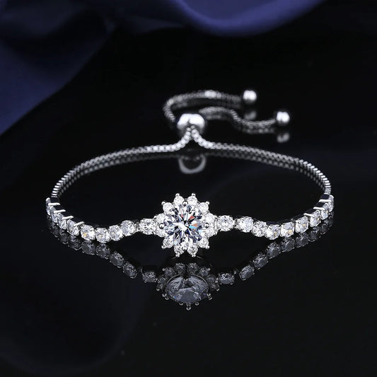 925 sterling silver inlaid two carat moissanite sunflower bracelet flower bracelet, elegant and luxurious handmade jewelry, the best gift for women's pull-out Valentine's Day