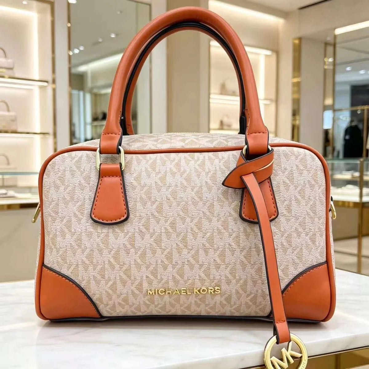 MK2026 New Michael Kors Wide Strap Shoulder Crossbody Bag for Women, High-End Feeling Crescent Underarm Saddle Bag