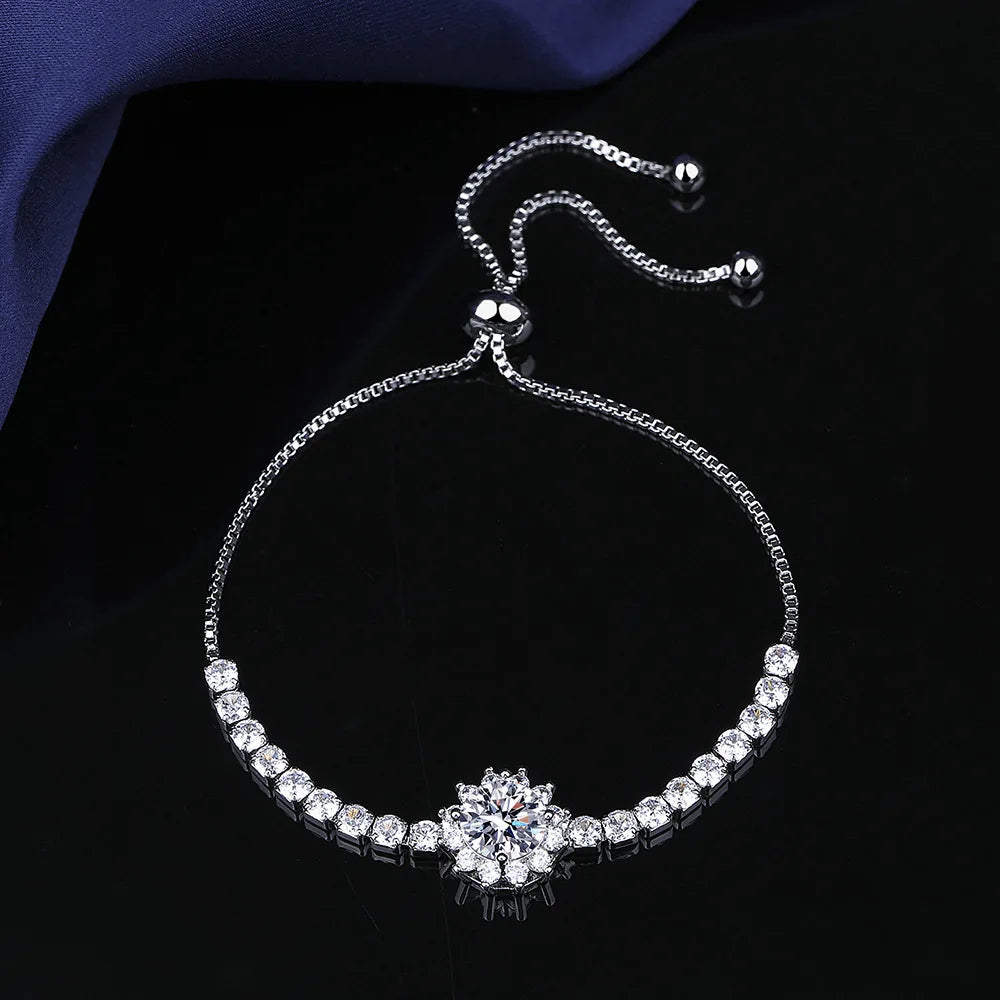 925 sterling silver inlaid two carat moissanite sunflower bracelet flower bracelet, elegant and luxurious handmade jewelry, the best gift for women's pull-out Valentine's Day