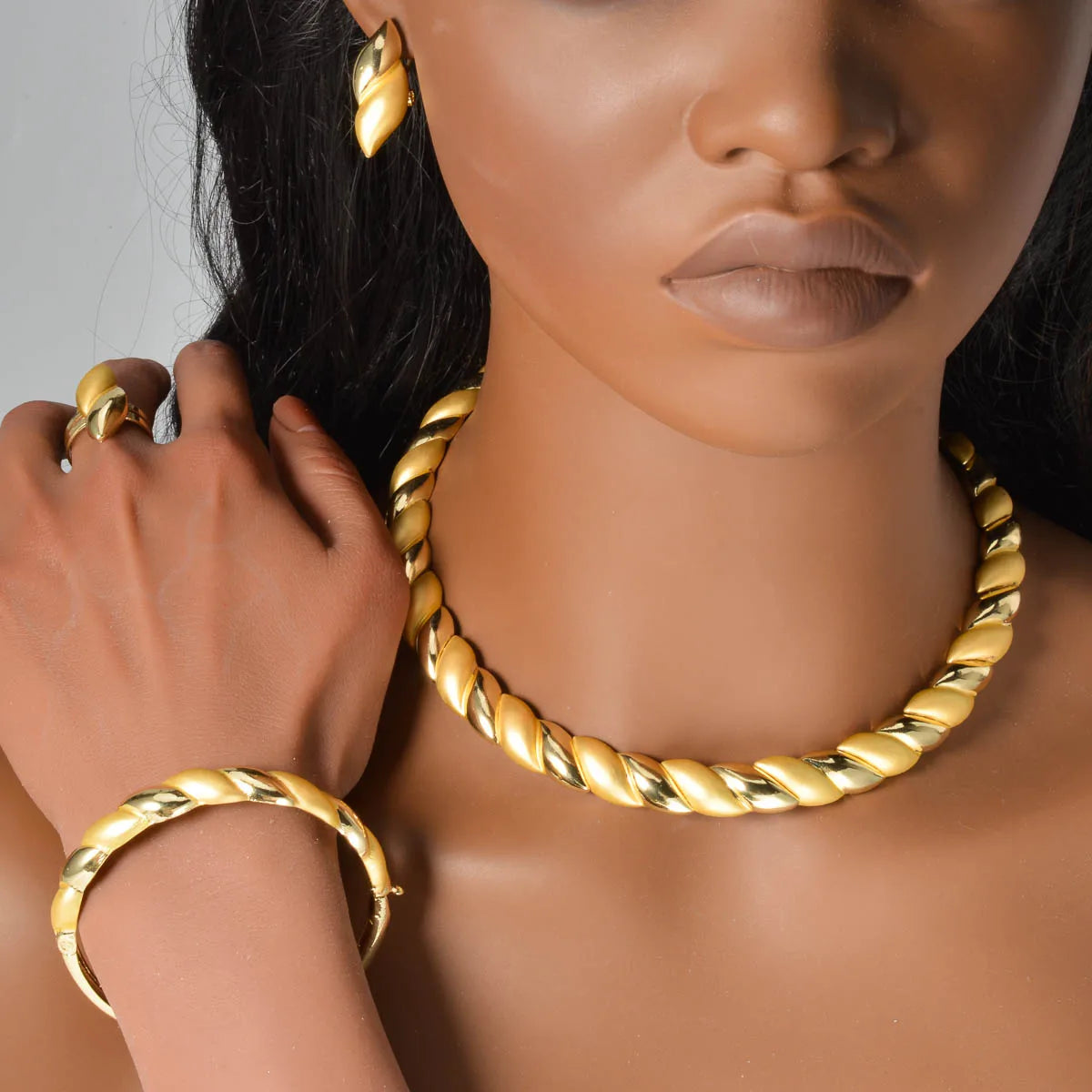 Elegant Jewelry Set Necklace Ring Earrings Bracelet For Women