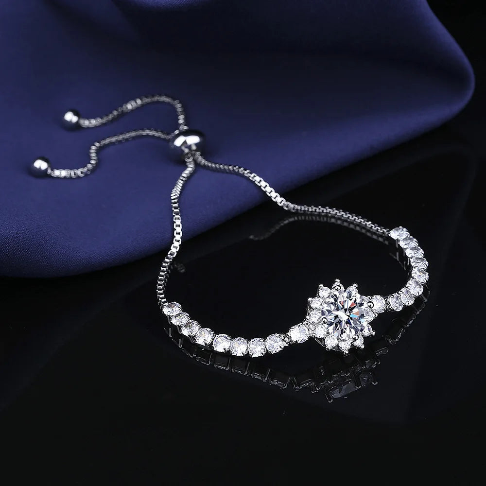 925 sterling silver inlaid two carat moissanite sunflower bracelet flower bracelet, elegant and luxurious handmade jewelry, the best gift for women's pull-out Valentine's Day