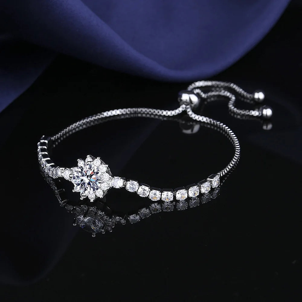 925 sterling silver inlaid two carat moissanite sunflower bracelet flower bracelet, elegant and luxurious handmade jewelry, the best gift for women's pull-out Valentine's Day