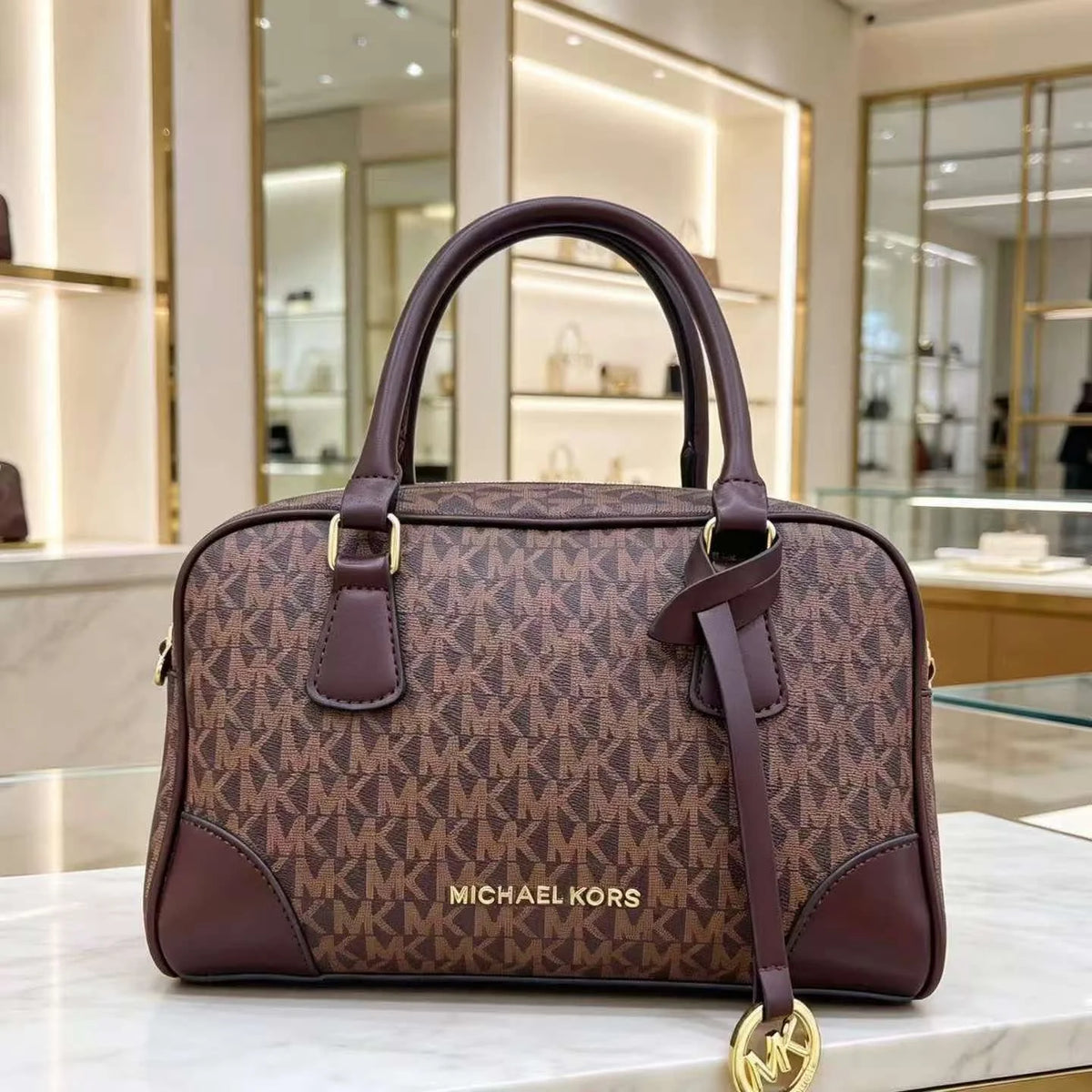 MK2026 New Michael Kors Wide Strap Shoulder Crossbody Bag for Women, High-End Feeling Crescent Underarm Saddle Bag